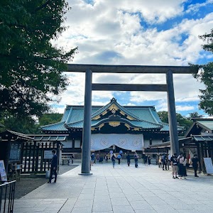 千鳥ヶ淵 → 靖国神社コース