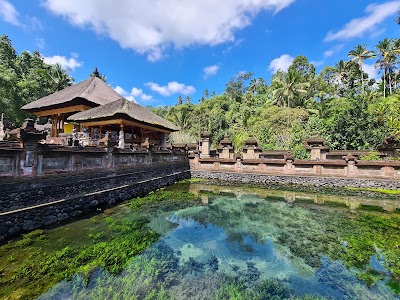 ティルタ・エンプル寺院